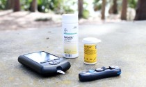 blood sugar monitor with insulin medication